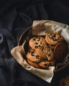 brown cookies on round brown bowl