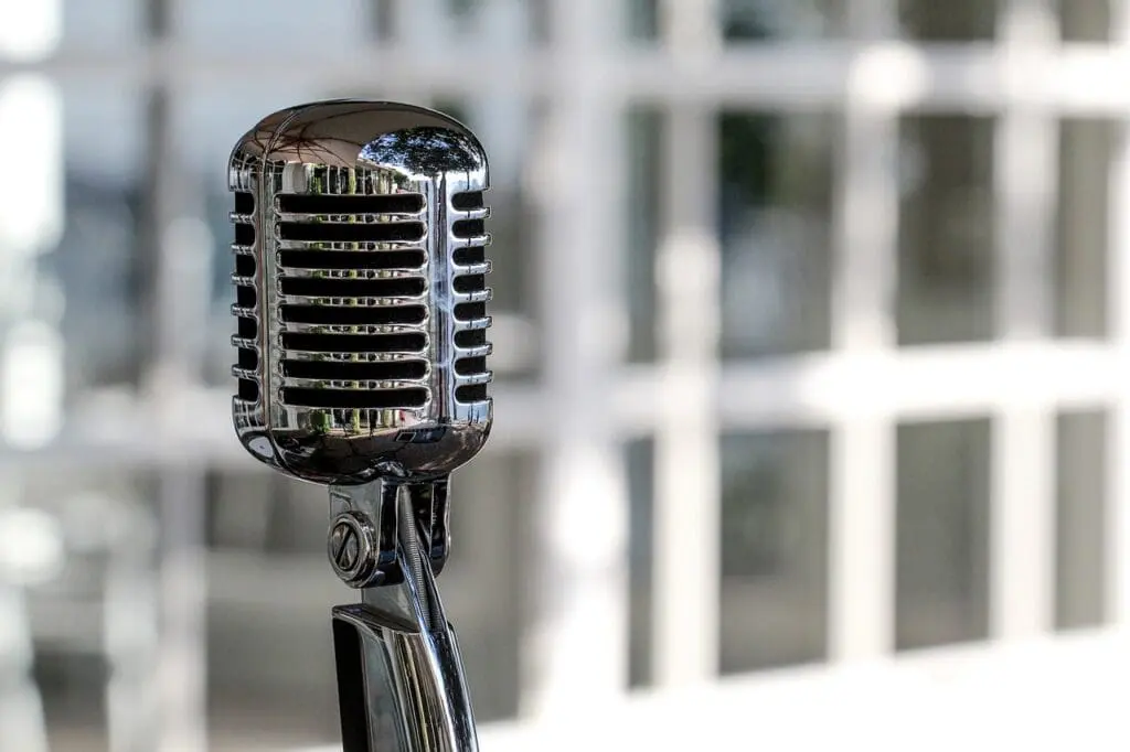 Digital resource guide for full time rvers, writers, digital nomads, and mobile teleworkers - 2025 12 microphone, vintage, cromatic